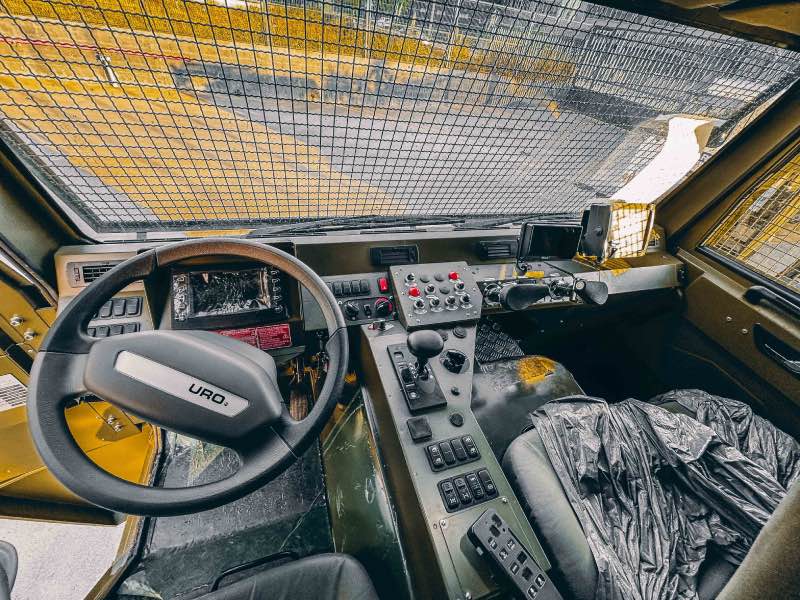 Veículos Militares Logísticos 10 4.jinterior do veiculo anti motim bravopg