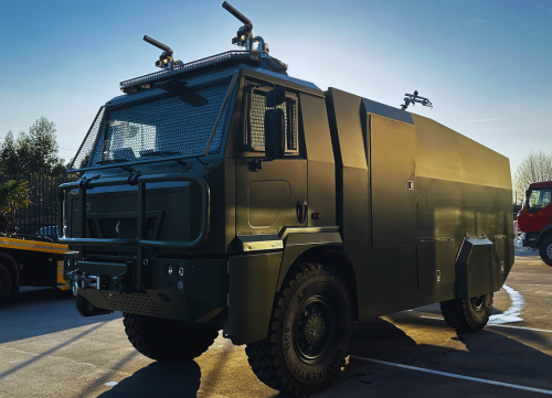 Veiculo anti motim blindado bravo com canhoes de agua