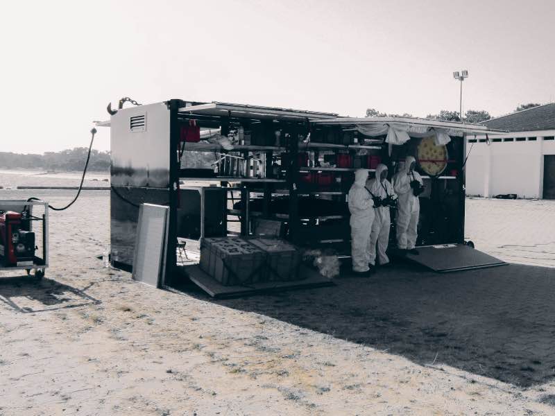 contentor militar com equipa de intervencao